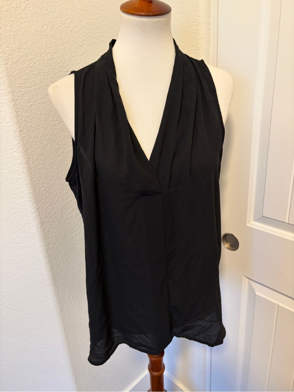 Vince Camuto Black Sleeveless V-Neck Pleated Top